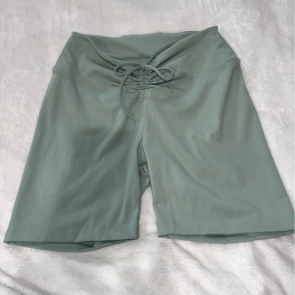 Victoria Secret Pink Active Ruched High Waisted Bike Shorts
Sz L
